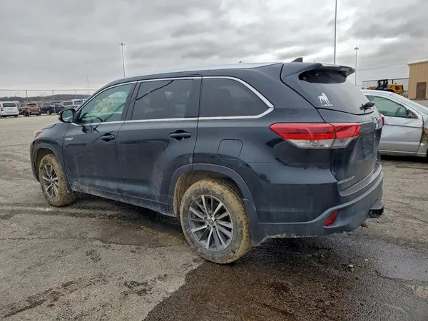 5TDJGRFHXHS034540 2017 TOYOTA HIGHLANDER - Image 2