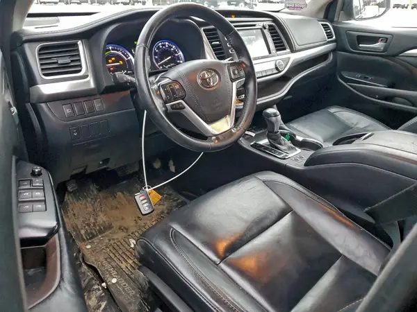 5TDJGRFHXHS034540 2017 TOYOTA HIGHLANDER - Image 8