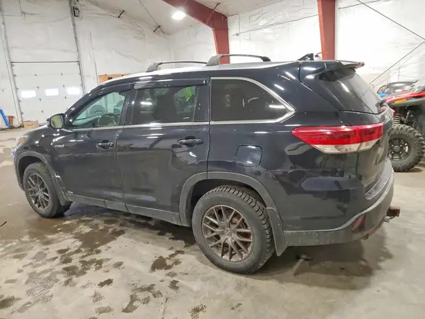 5TDJGRFHXHS035817 2017 TOYOTA HIGHLANDER - Image 2