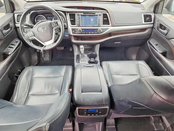 5TDJGRFHXHS036417 2017 TOYOTA HIGHLANDER - Image 8