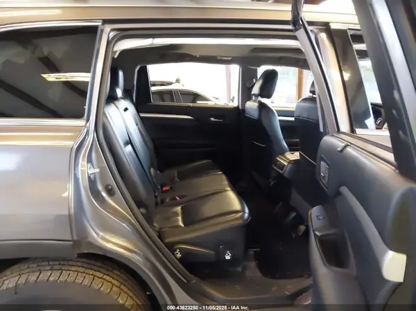 5TDJGRFHXJS037850 2018 TOYOTA HIGHLANDER - Image 8