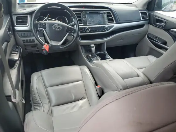 5TDJGRFHXJS048539 2018 TOYOTA HIGHLANDER - Image 8