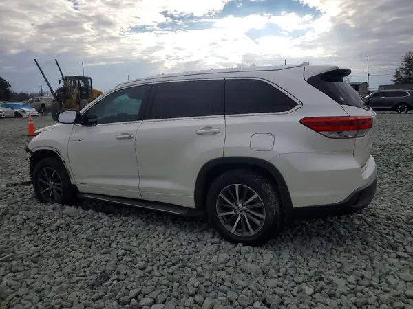 5TDJGRFHXJS049707 2018 TOYOTA HIGHLANDER - Image 2