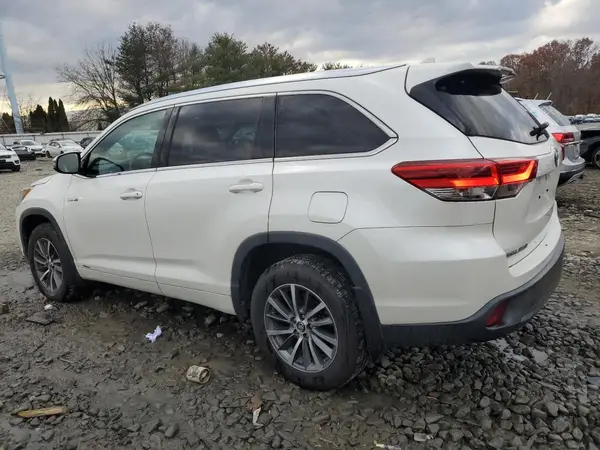 5TDJGRFHXJS049920 2018 TOYOTA HIGHLANDER - Image 2