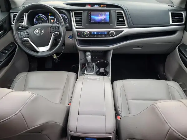 5TDJGRFHXJS049920 2018 TOYOTA HIGHLANDER - Image 8