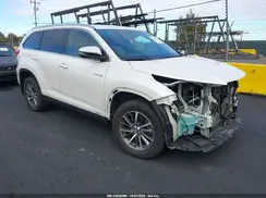 5TDJGRFHXKS057694 2019 TOYOTA HIGHLANDER