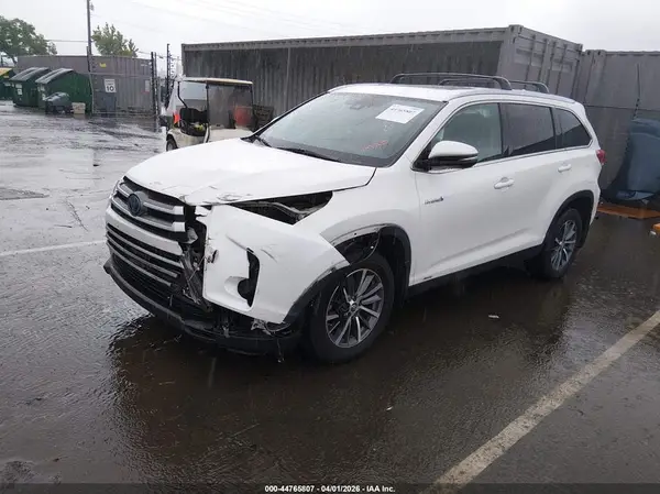 5TDJGRFHXKS063544 2019 TOYOTA HIGHLANDER - Image 2