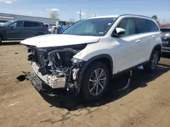 5TDJGRFHXKS063883 2019 TOYOTA HIGHLANDER