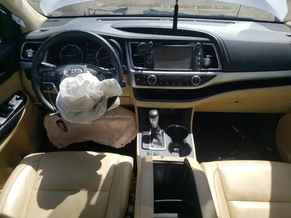 5TDJGRFHXKS063883 2019 TOYOTA HIGHLANDER - Image 8