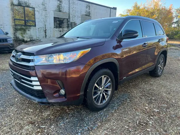 5TDJGRFHXKS071207 2019 TOYOTA HIGHLANDER - Image 2
