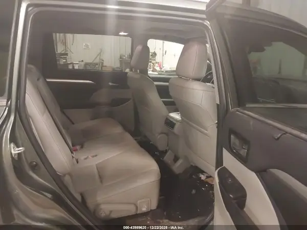 5TDJGRFHXKS075340 2019 TOYOTA HIGHLANDER - Image 8