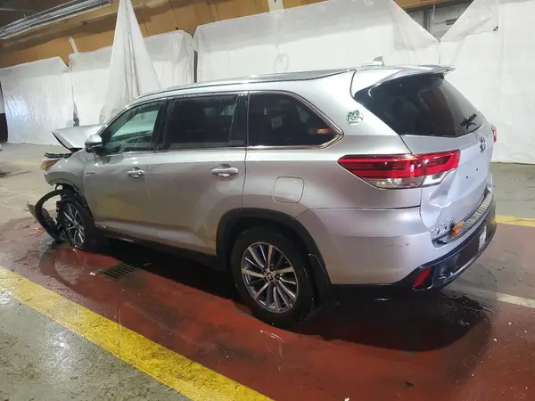 5TDJGRFHXKS077380 2019 TOYOTA HIGHLANDER - Image 2