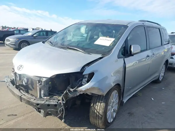 5TDJK3DC0GS128590 2016 TOYOTA SIENNA - Image 2