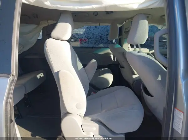 5TDJK3DC0GS128590 2016 TOYOTA SIENNA - Image 8