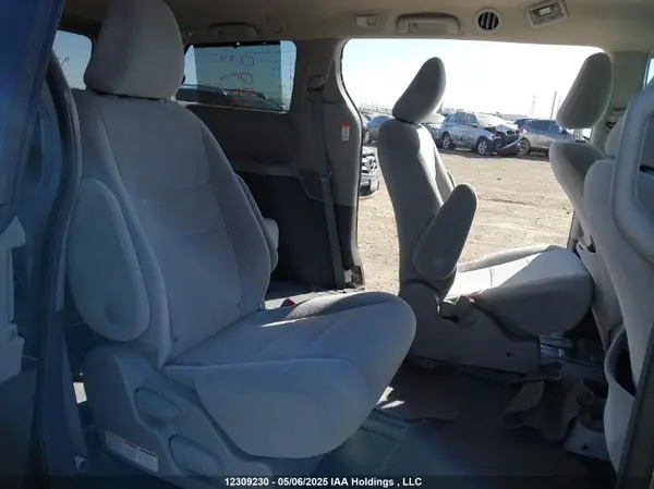 5TDJK3DC0GS138925 2016 TOYOTA SIENNA - Image 8