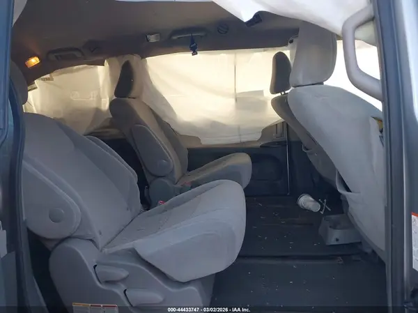 5TDJK3DC0GS140366 2016 TOYOTA SIENNA - Image 8
