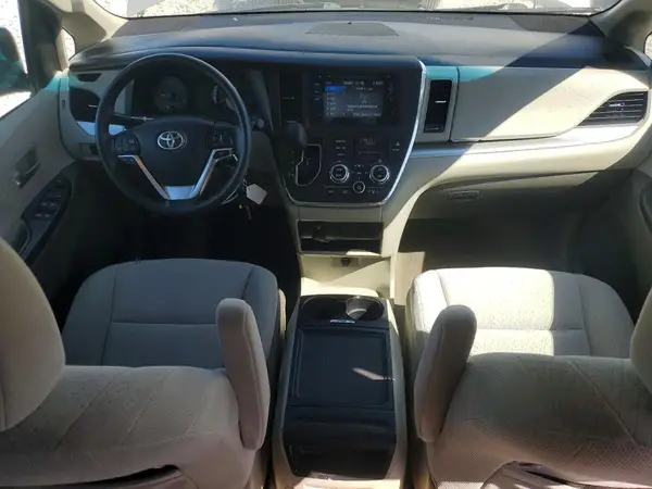 5TDJK3DC1GS134883 2016 TOYOTA SIENNA - Image 8