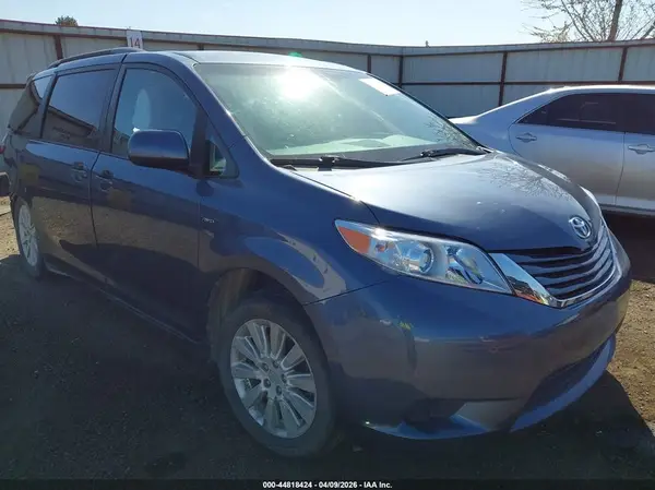 5TDJK3DC1GS135211 2016 TOYOTA SIENNA - Image 1