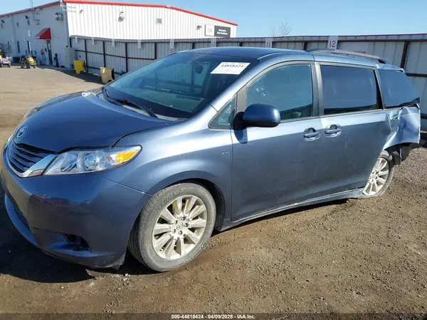 5TDJK3DC1GS135211 2016 TOYOTA SIENNA - Image 2