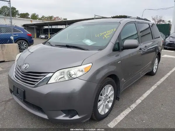 5TDJK3DC1GS144667 2016 TOYOTA SIENNA - Image 2
