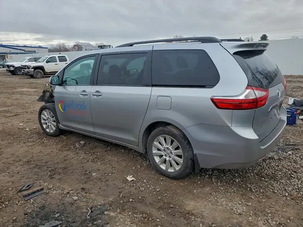 5TDJK3DC2GS145231 2016 TOYOTA SIENNA - Image 2