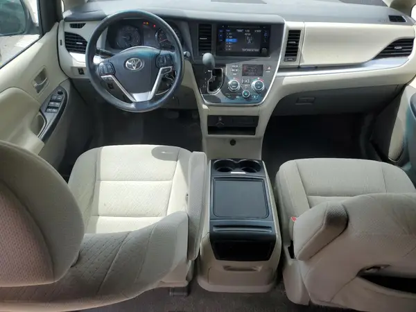 5TDJK3DC3GS131175 2016 TOYOTA SIENNA - Image 8