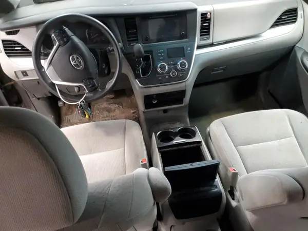 5TDJK3DC4GS130357 2016 TOYOTA SIENNA - Image 8