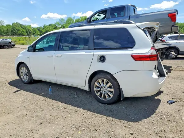 5TDJK3DC4GS132951 2016 TOYOTA SIENNA - Image 2