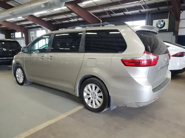 5TDJK3DC5GS132280 2016 TOYOTA SIENNA - Image 2