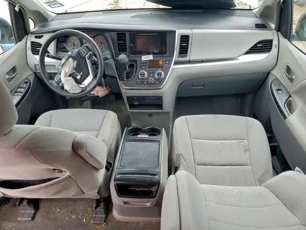 5TDJK3DC5GS142520 2016 TOYOTA SIENNA - Image 8