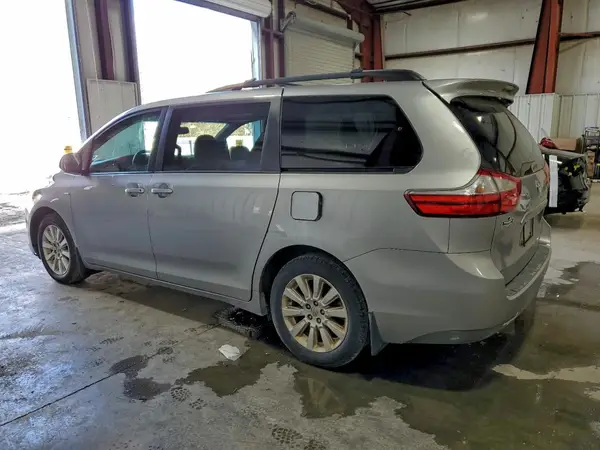 5TDJK3DC6GS138072 2016 TOYOTA SIENNA - Image 2
