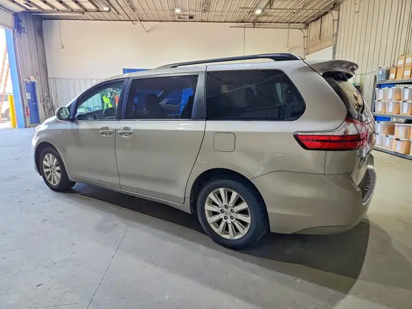 5TDJK3DC6GS138198 2016 TOYOTA SIENNA - Image 2
