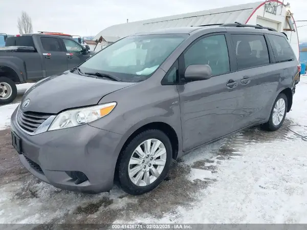 5TDJK3DC6GS142669 2016 TOYOTA SIENNA - Image 2