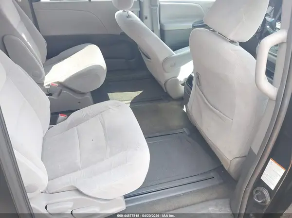 5TDJK3DC8GS139434 2016 TOYOTA SIENNA - Image 8
