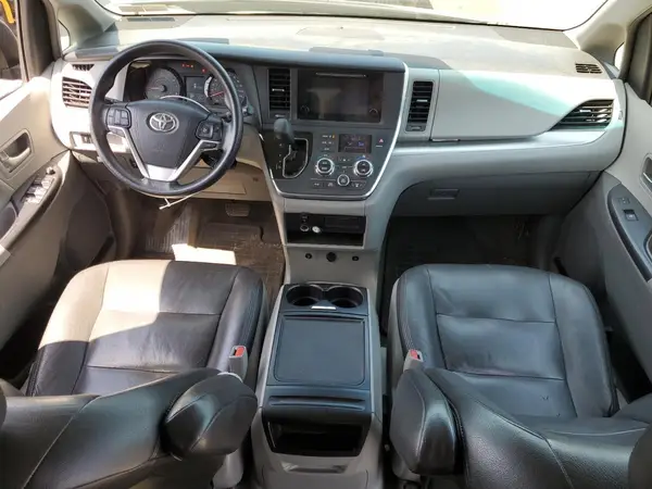 5TDJK3DC8GS139448 2016 TOYOTA SIENNA - Image 8