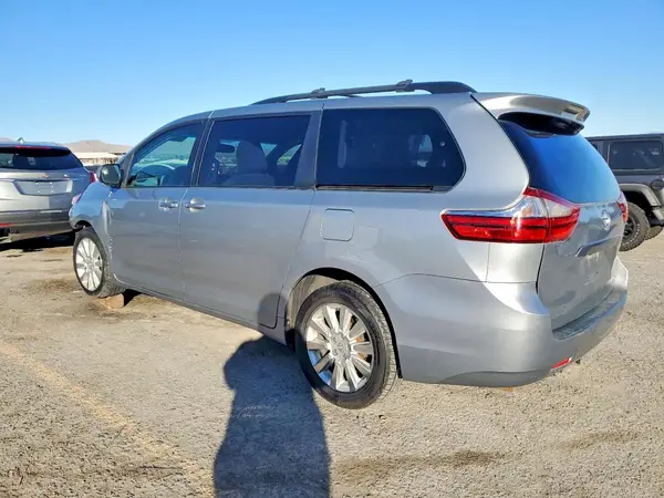 5TDJK3DC8GS143466 2016 TOYOTA SIENNA - Image 2