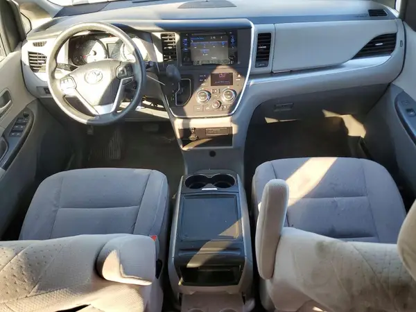5TDJK3DC8GS143466 2016 TOYOTA SIENNA - Image 8