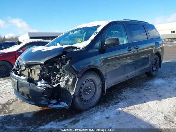 5TDJK3DC9GS130693 2016 TOYOTA SIENNA - Image 2