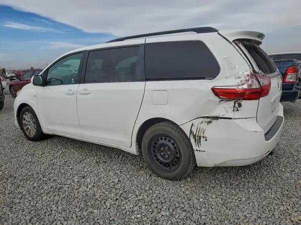 5TDJK3DC9GS132315 2016 TOYOTA SIENNA - Image 2