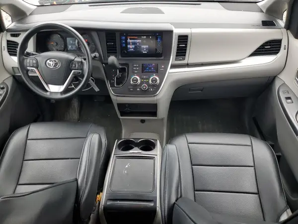 5TDJK3DC9GS132637 2016 TOYOTA SIENNA - Image 8