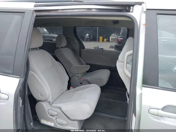 5TDJK3DCXGS131898 2016 TOYOTA SIENNA - Image 8