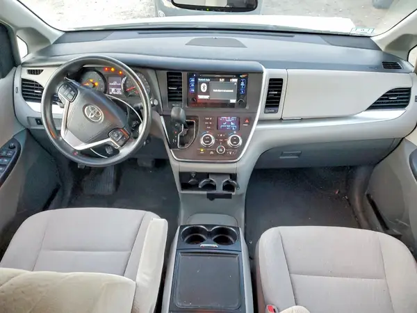 5TDJK3DCXGS136681 2016 TOYOTA SIENNA - Image 8