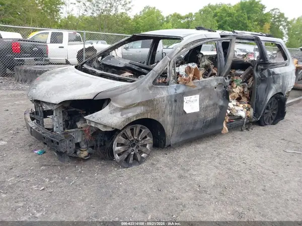 5TDJK3DCXGS138740 2016 TOYOTA SIENNA - Image 2