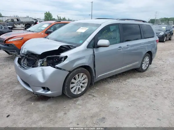 5TDJK3DCXGS139340 2016 TOYOTA SIENNA - Image 2