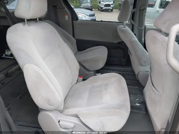 5TDJK3DCXGS139340 2016 TOYOTA SIENNA - Image 8