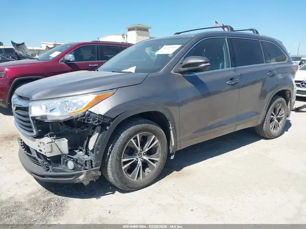 5TDJKRFH0GS225901 2016 TOYOTA HIGHLANDER - Image 2