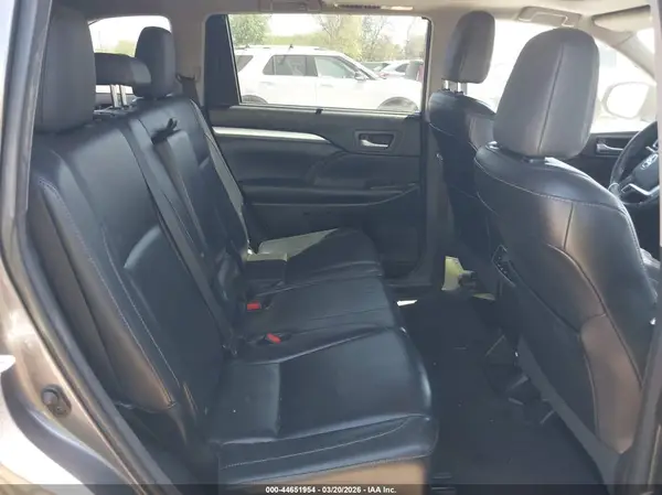 5TDJKRFH0GS225901 2016 TOYOTA HIGHLANDER - Image 8