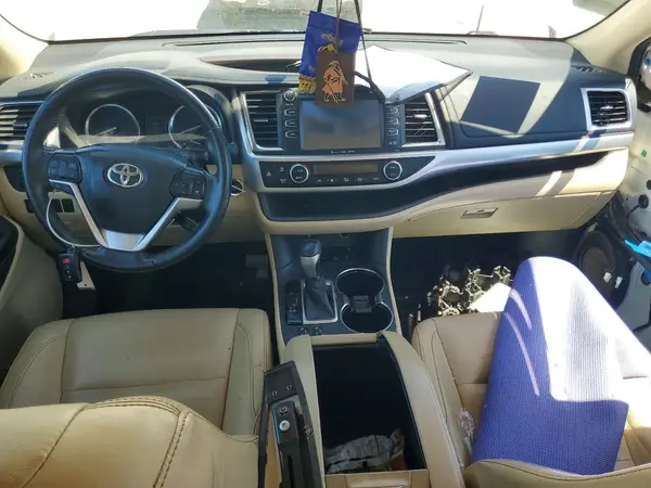 5TDJKRFH0GS226109 2016 TOYOTA HIGHLANDER - Image 8