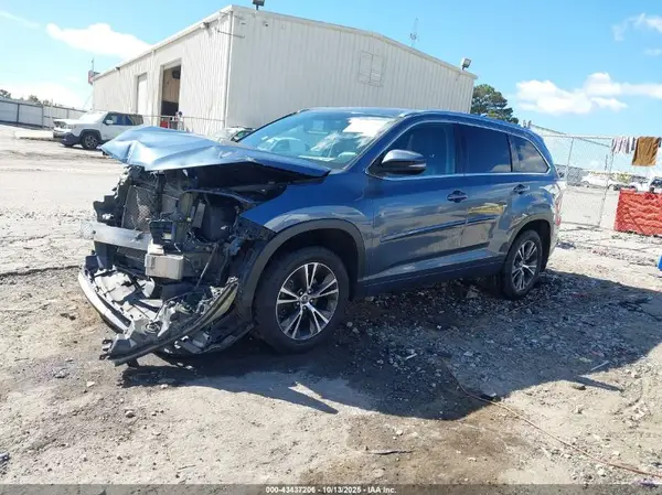 5TDJKRFH0GS228426 2016 TOYOTA HIGHLANDER - Image 2
