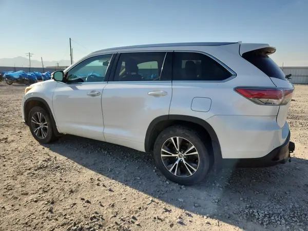 5TDJKRFH0GS235294 2016 TOYOTA HIGHLANDER - Image 2